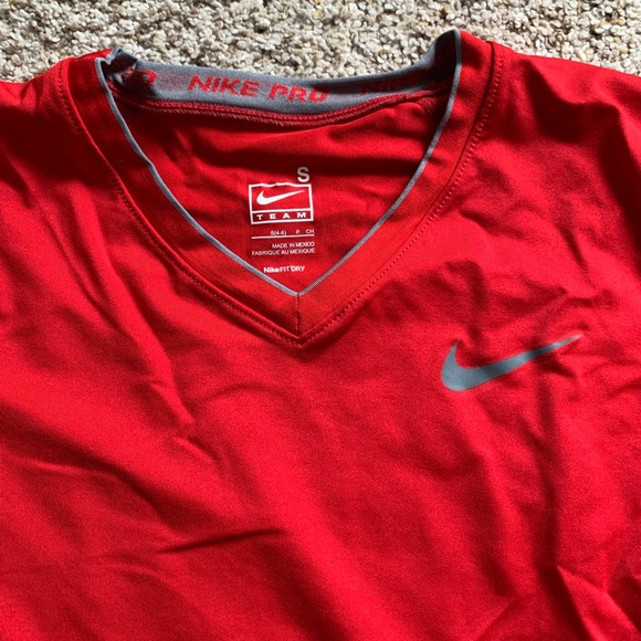 Nike PRO team Dri-Fit shirt - Picture 3 of 4